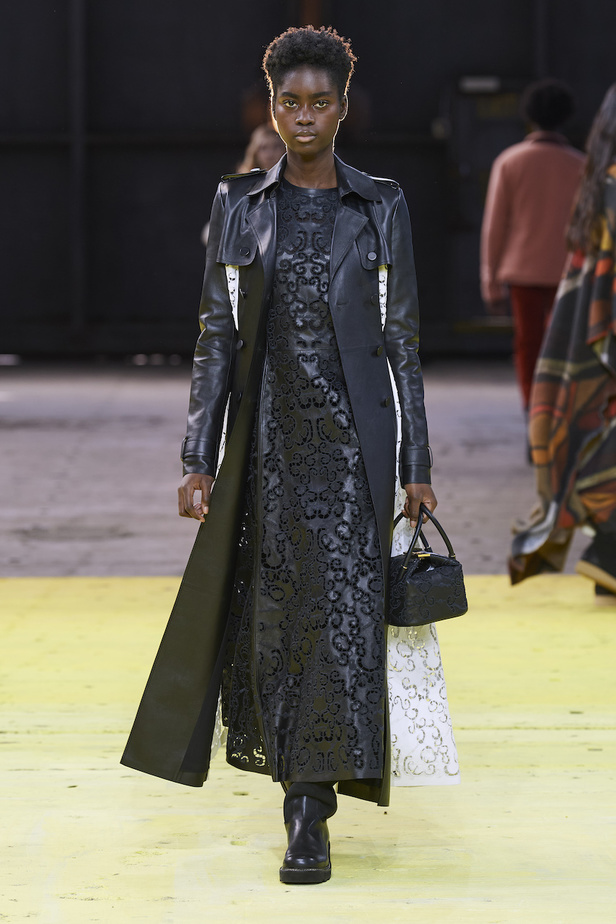 منمجموعة غابرييلا هيرست لخريف وشتاء 2022-2023