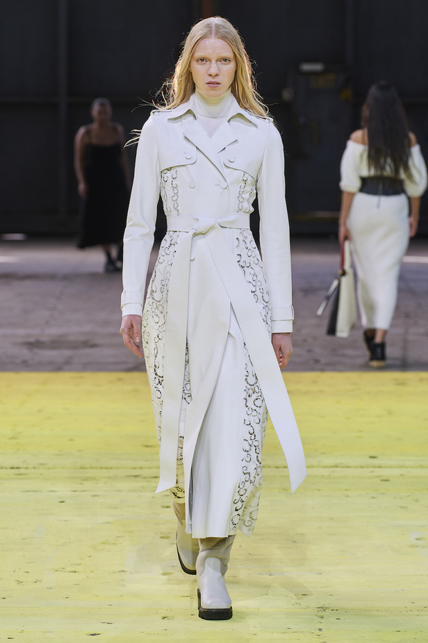 منمجموعة غابرييلا هيرست لخريف وشتاء 2022-2023