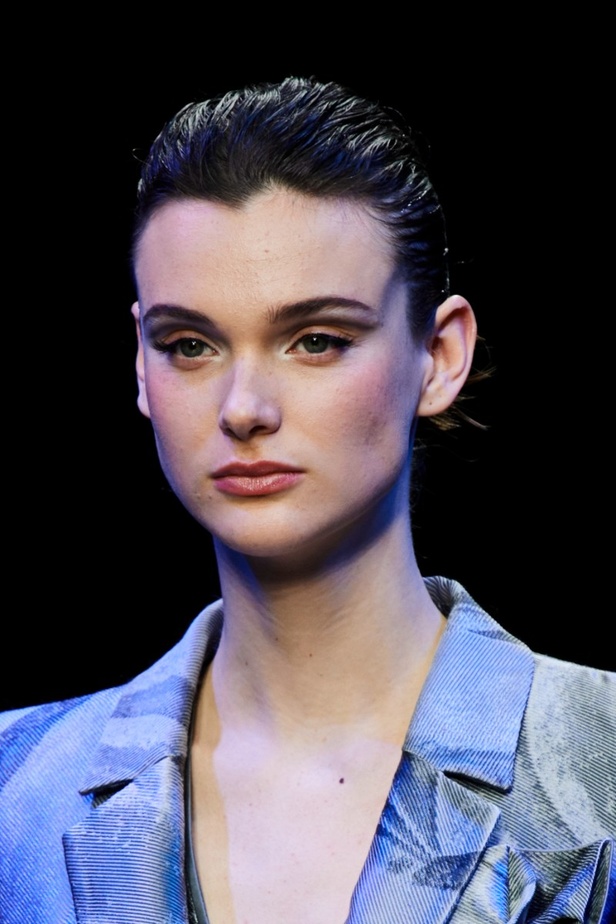 اطلالات جمالية عرض Giorgio Armani  لخريف 2022 