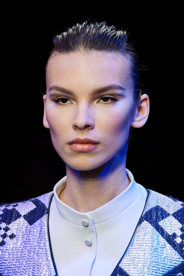 اطلالات جمالية عرض Giorgio Armani  لخريف 2022 