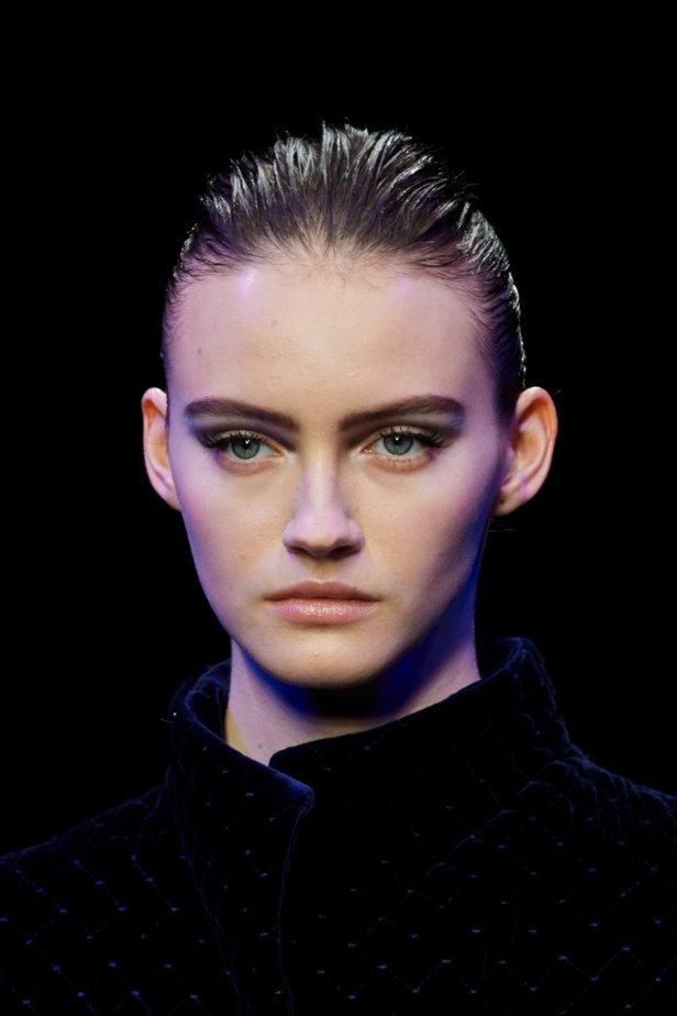 اطلالات جمالية عرض Giorgio Armani  لخريف 2022 