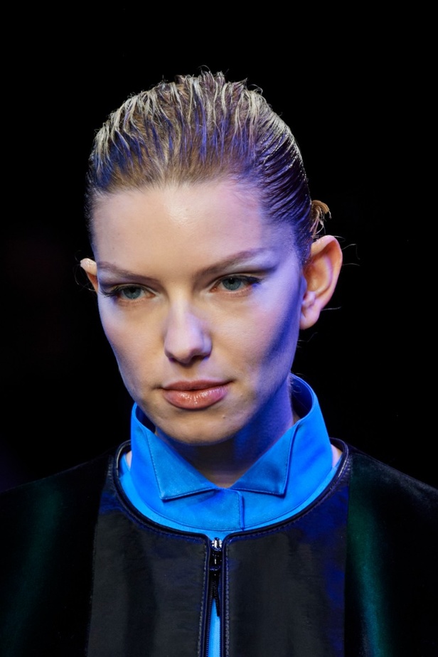 اطلالات جمالية عرض Giorgio Armani  لخريف 2022 