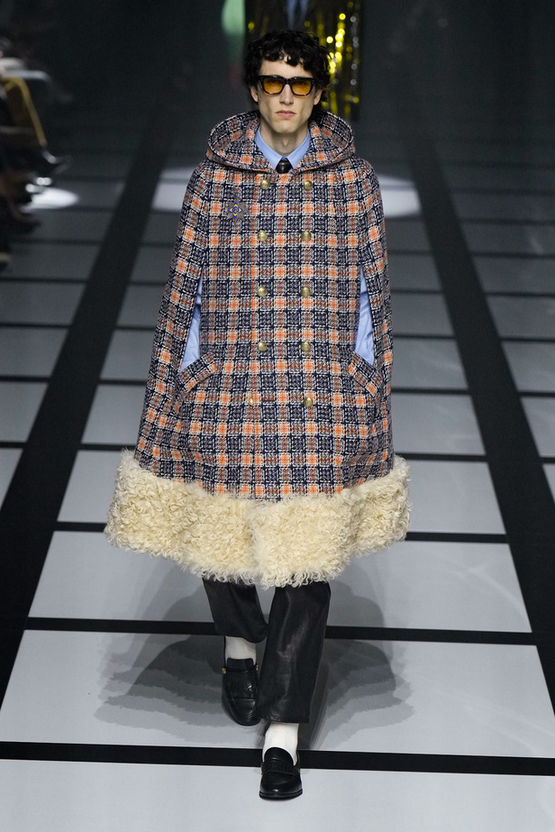 تعاون Adidas وGucci يذهل الحضور في مجموعة "غوشي" لخريف وشتاء 2022