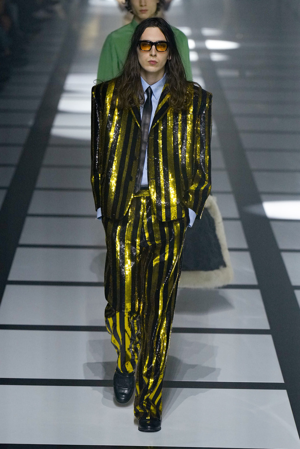 تعاون Adidas وGucci يذهل الحضور في مجموعة "غوشي" لخريف وشتاء 2022