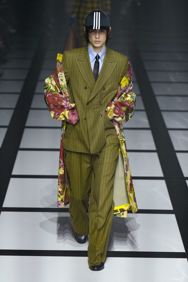 تعاون Adidas وGucci يذهل الحضور في مجموعة "غوشي" لخريف وشتاء 2022