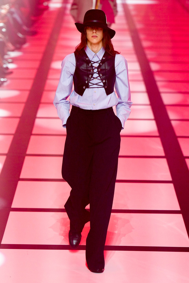 تعاون Adidas وGucci يذهل الحضور في مجموعة "غوشي" لخريف وشتاء 2022