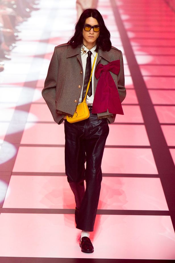 تعاون Adidas وGucci يذهل الحضور في مجموعة "غوشي" لخريف وشتاء 2022