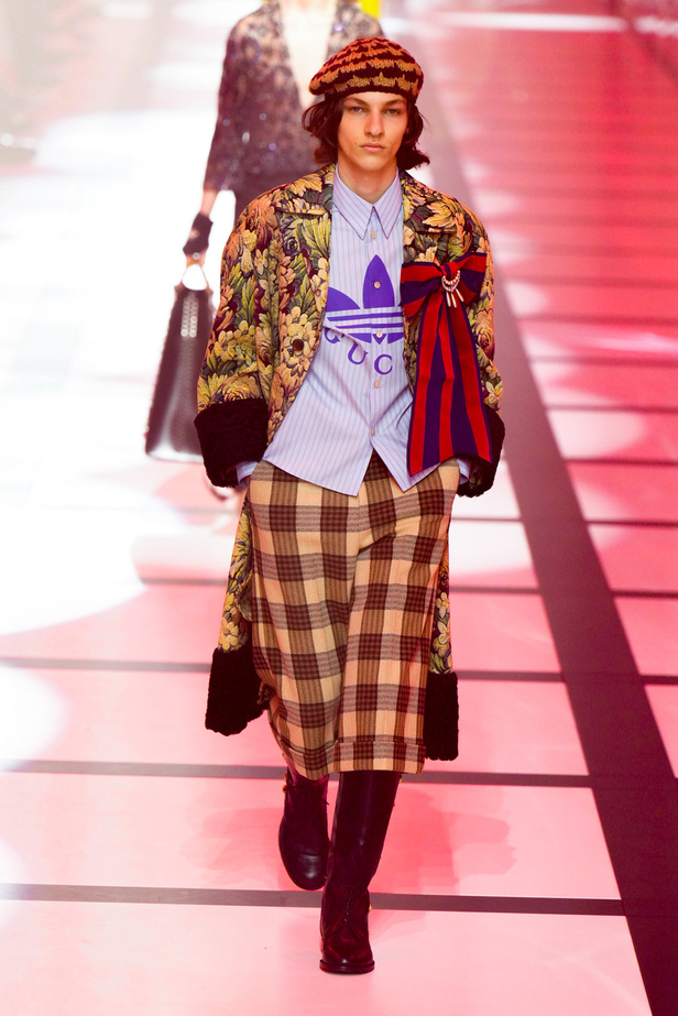 تعاون Adidas وGucci يذهل الحضور في مجموعة "غوشي" لخريف وشتاء 2022