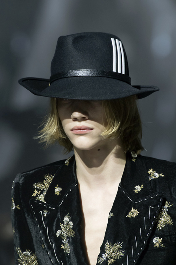 تعاون Adidas وGucci يذهل الحضور في مجموعة "غوشي" لخريف وشتاء 2022