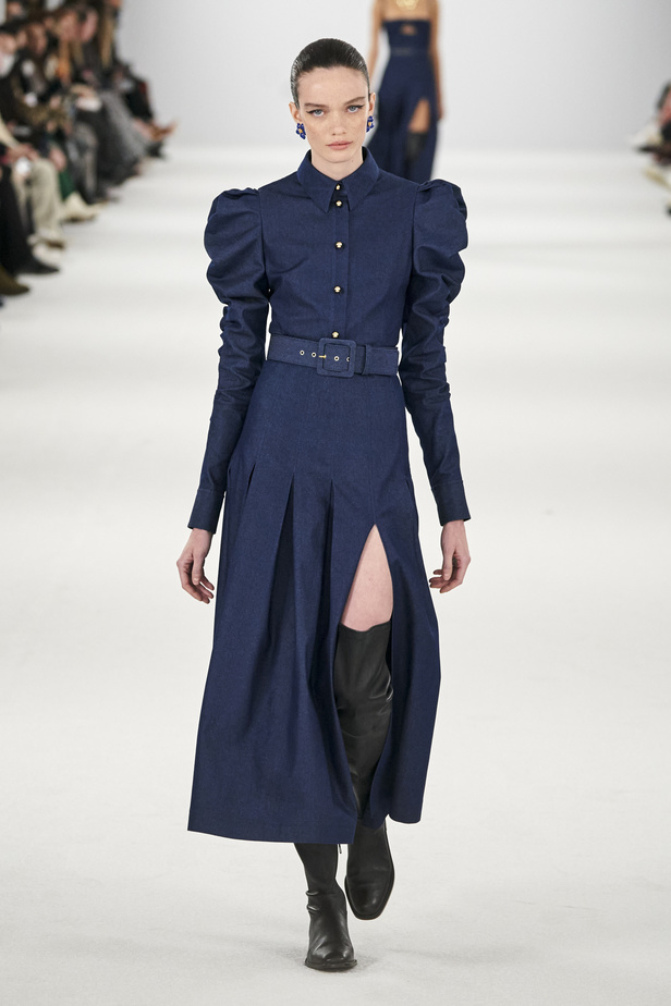 عرض أزياء مجموعة Carolina Herrera لموسم خريف وشتاء 2022 في نيويورك