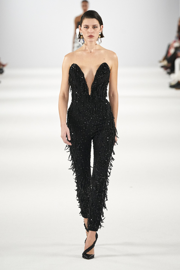 عرض أزياء مجموعة Carolina Herrera لموسم خريف وشتاء 2022 في نيويورك