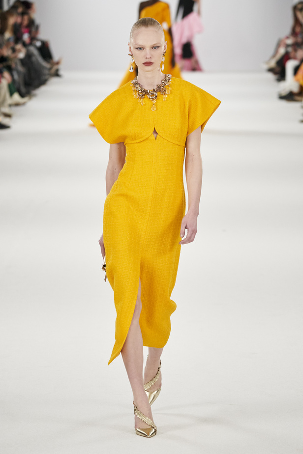 عرض أزياء مجموعة Carolina Herrera لموسم خريف وشتاء 2022 في نيويورك