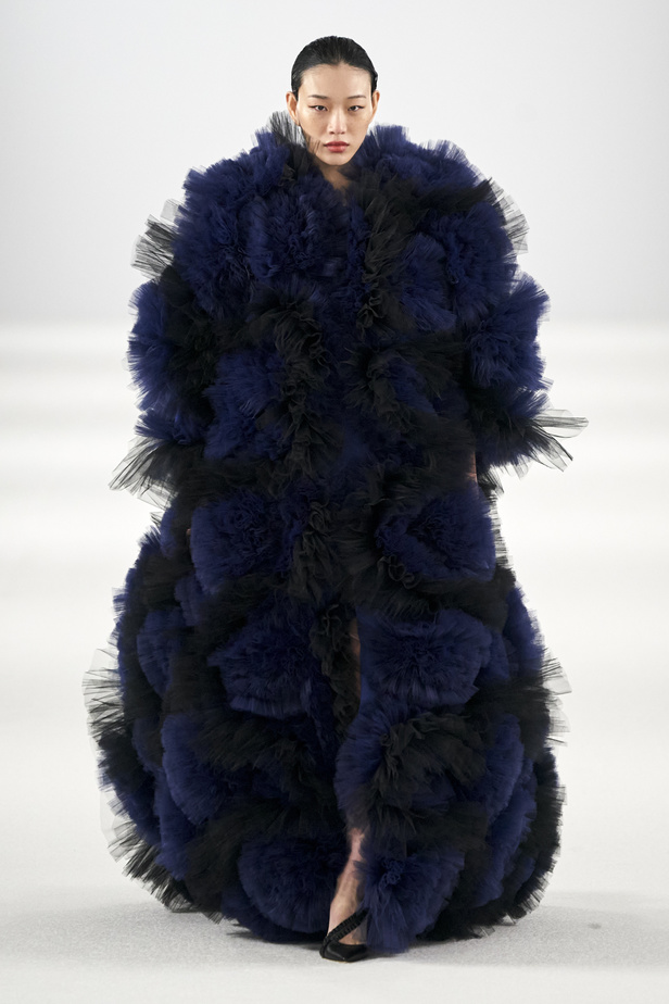 عرض أزياء مجموعة Carolina Herrera لموسم خريف وشتاء 2022 في نيويورك