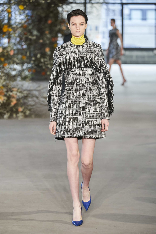 عرض أزياء مجموعة Jason Wu لموسم خريف وشتاء 2022 في نيويورك