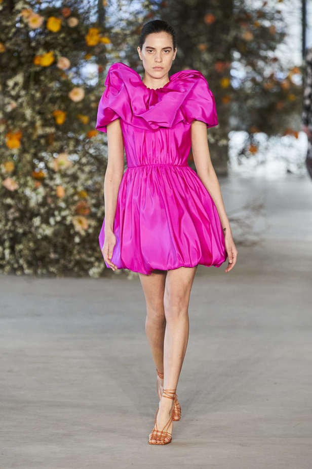 عرض أزياء مجموعة Jason Wu لموسم خريف وشتاء 2022 في نيويورك