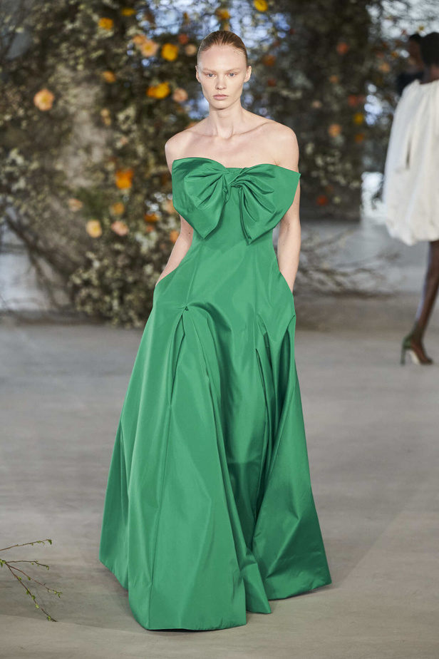 عرض أزياء مجموعة Jason Wu لموسم خريف وشتاء 2022 في نيويورك