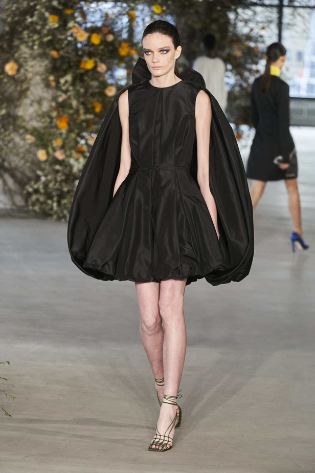 عرض أزياء مجموعة Jason Wu لموسم خريف وشتاء 2022 في نيويورك