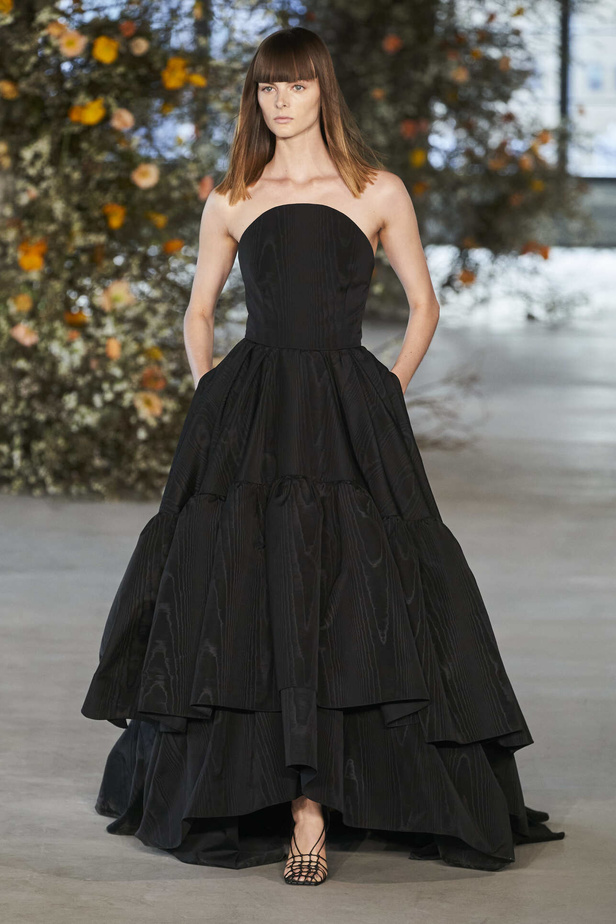 عرض أزياء مجموعة Jason Wu لموسم خريف وشتاء 2022 في نيويورك