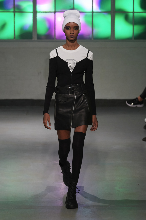 عرض أزياء مجموعة Mark Fast لموسم خريف وشتاء 2022 في لندن