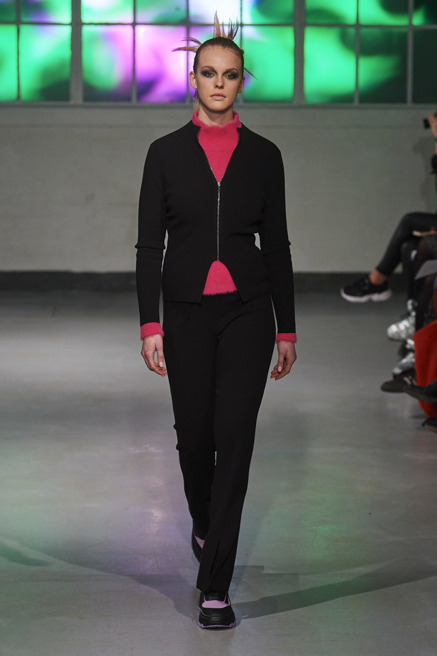 عرض أزياء مجموعة Mark Fast لموسم خريف وشتاء 2022 في لندن