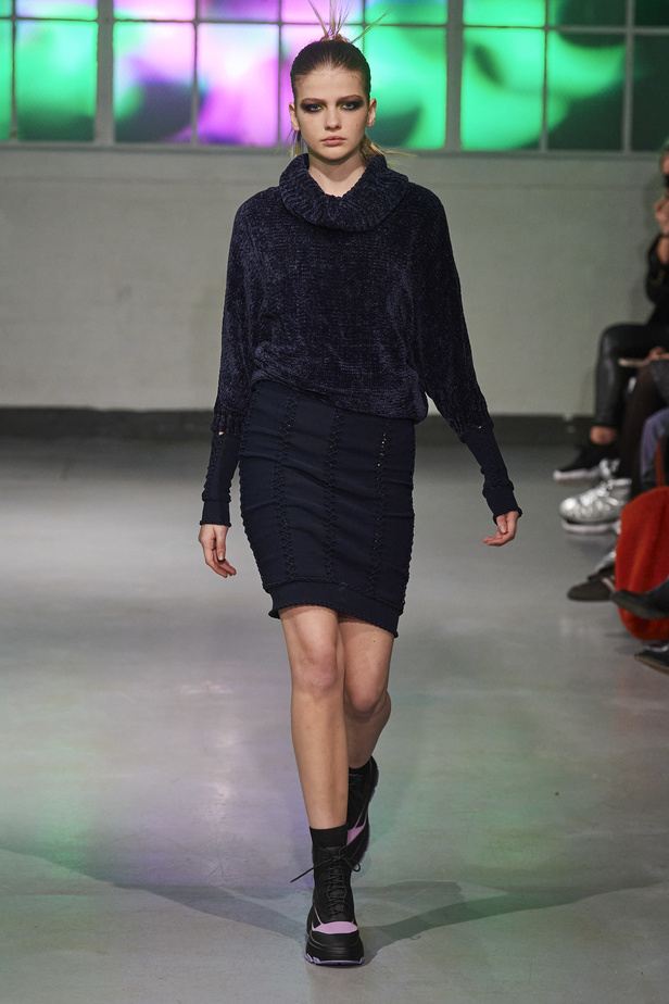 عرض أزياء مجموعة Mark Fast لموسم خريف وشتاء 2022 في لندن