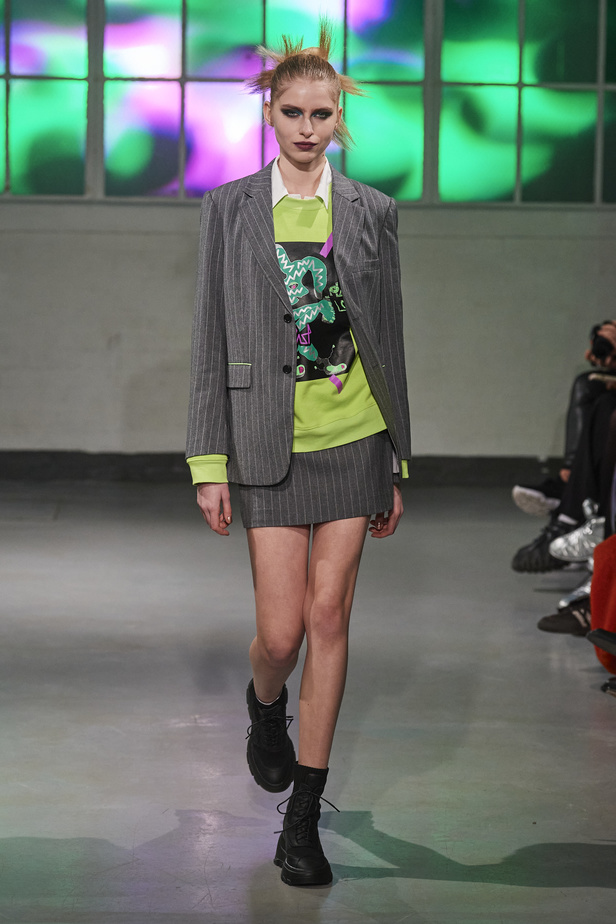 عرض أزياء مجموعة Mark Fast لموسم خريف وشتاء 2022 في لندن