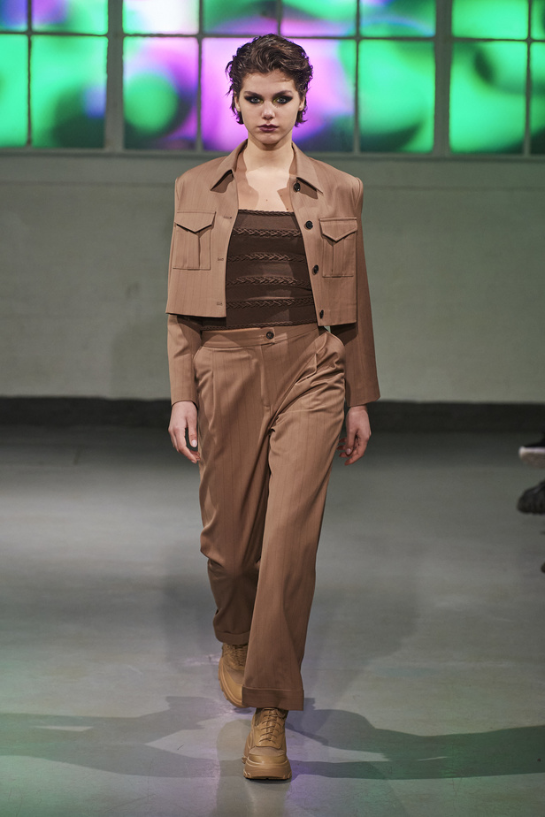 عرض أزياء مجموعة Mark Fast لموسم خريف وشتاء 2022 في لندن