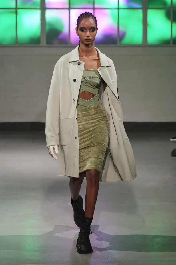 عرض أزياء مجموعة Mark Fast لموسم خريف وشتاء 2022 في لندن