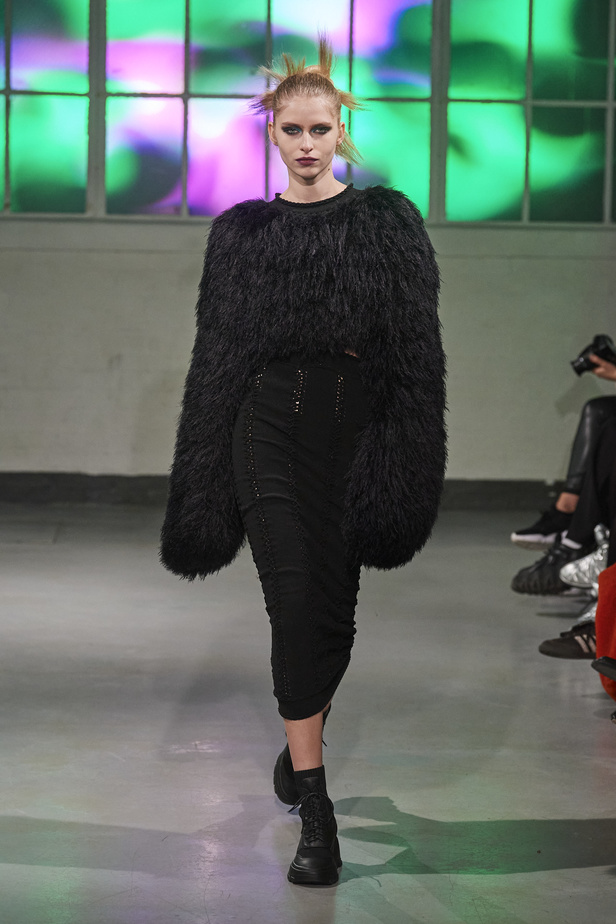 عرض أزياء مجموعة Mark Fast لموسم خريف وشتاء 2022 في لندن