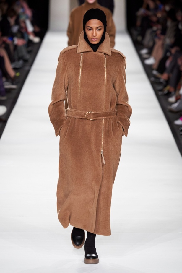 مجموعة  Max Mara لخريف 2022 تلبي متطلبات الجيل الجديد