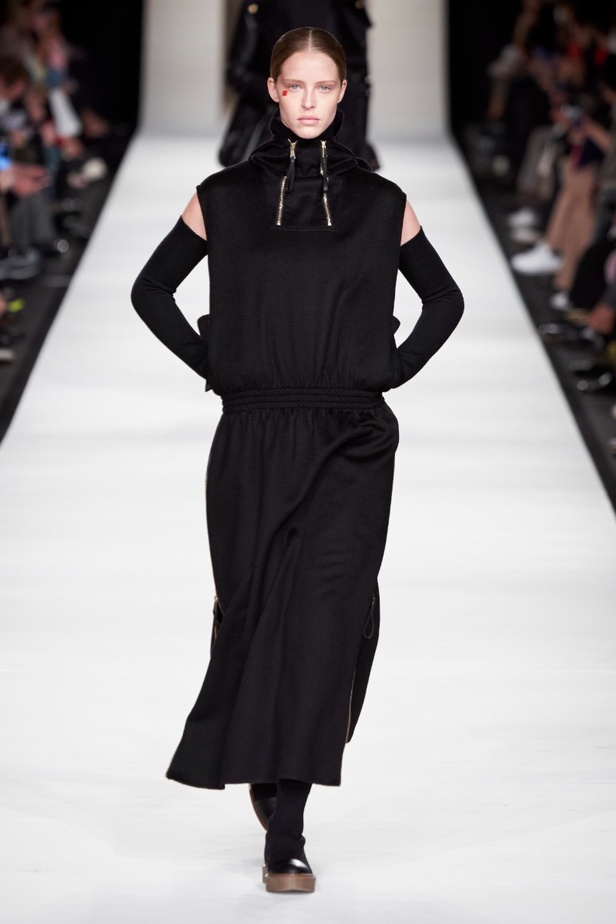 مجموعة  Max Mara لخريف 2022 تلبي متطلبات الجيل الجديد