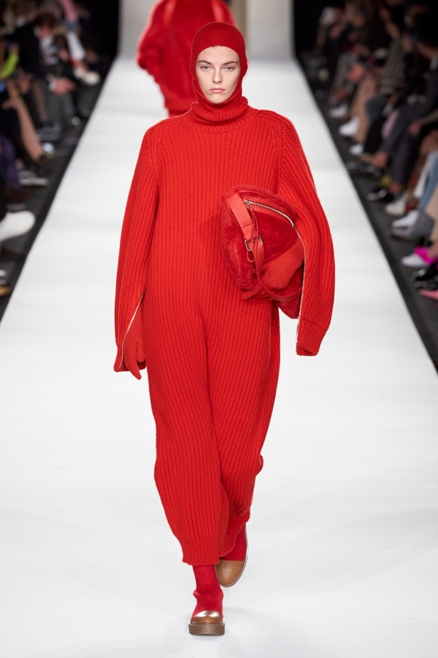 مجموعة  Max Mara لخريف 2022 تلبي متطلبات الجيل الجديد