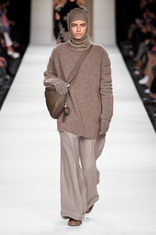 مجموعة  Max Mara لخريف 2022 تلبي متطلبات الجيل الجديد