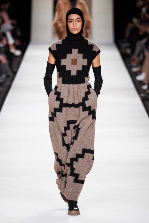 مجموعة  Max Mara لخريف 2022 تلبي متطلبات الجيل الجديد