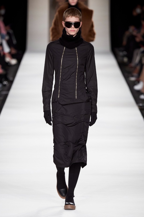 مجموعة  Max Mara لخريف 2022 تلبي متطلبات الجيل الجديد