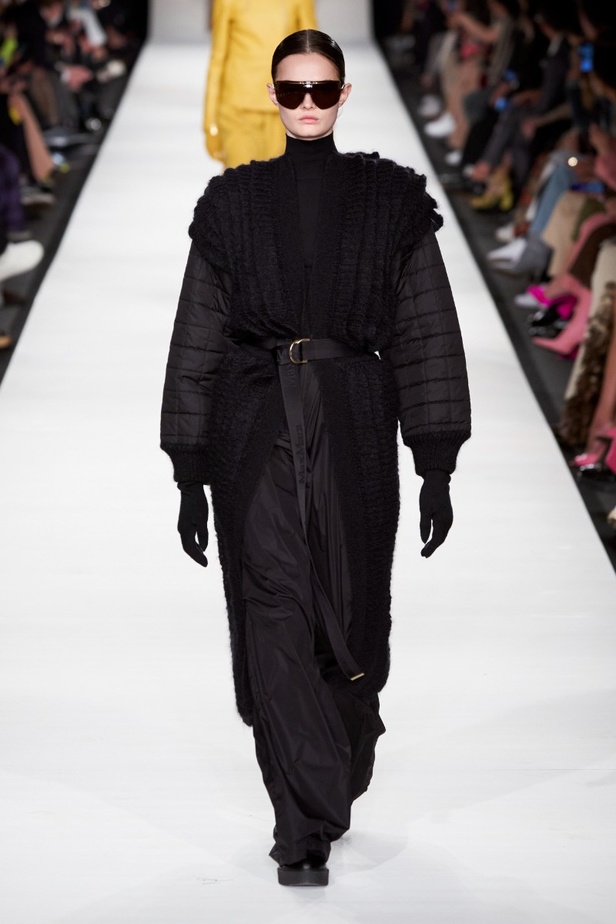 مجموعة  Max Mara لخريف 2022 تلبي متطلبات الجيل الجديد