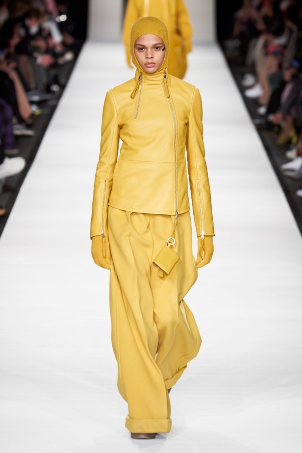 مجموعة  Max Mara لخريف 2022 تلبي متطلبات الجيل الجديد