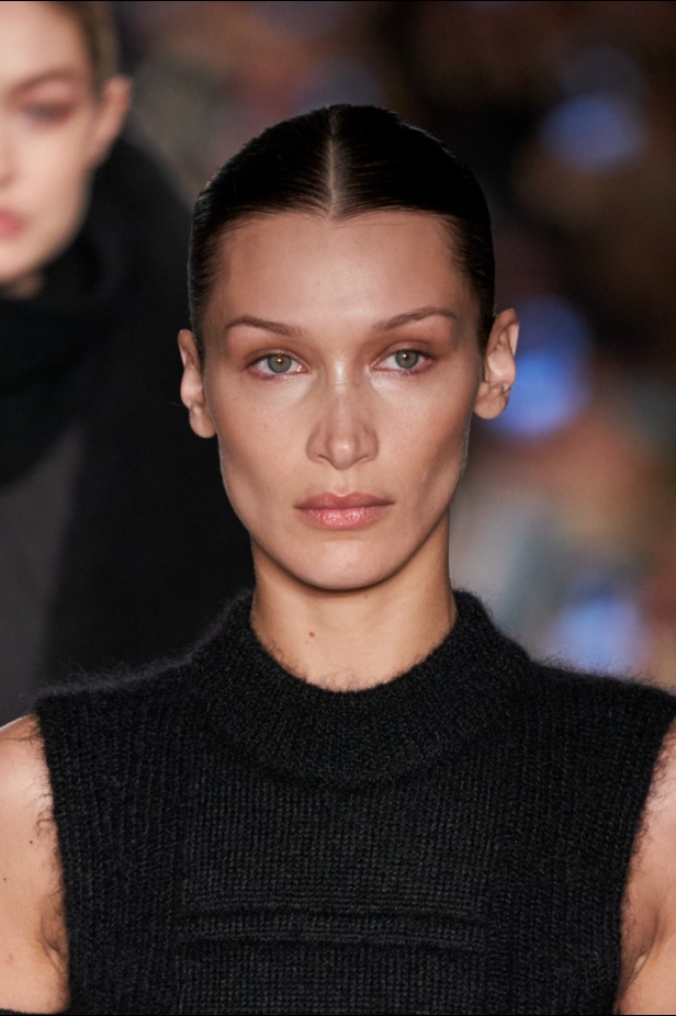 اطلالات جمالية من عرض  Max Mara لخريف 2022