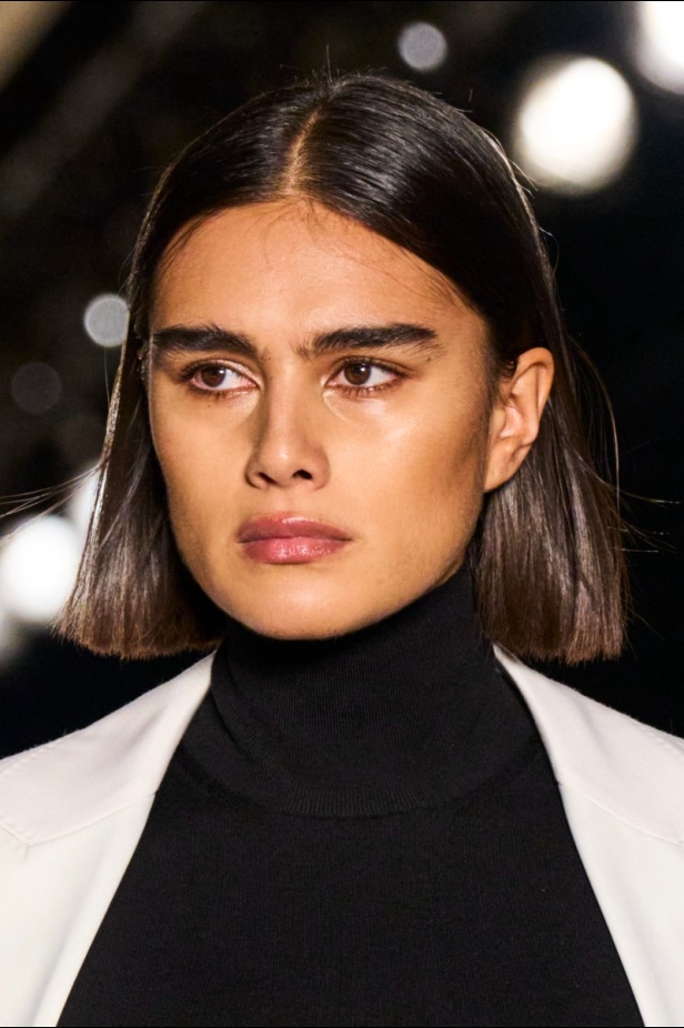 اطلالات جمالية من عرض  Max Mara لخريف 2022