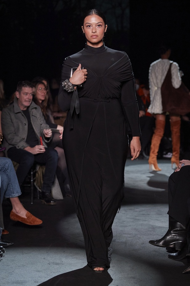 عرض أزياء مجموعة Brandon Maxwell لموسم خريف وشتاء 2022 في نيويورك