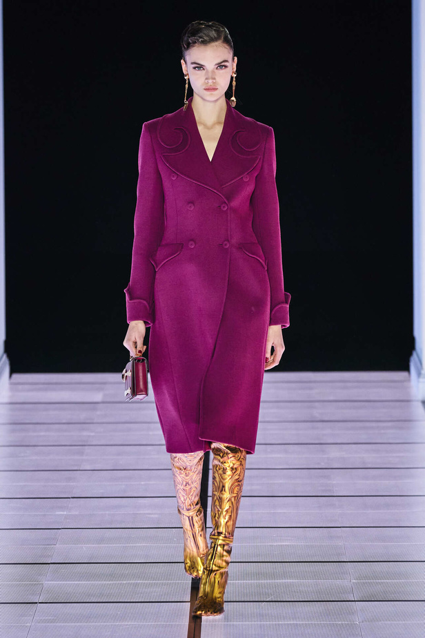 عرض أزياء مجموعة Moschino لموسم خريف وشتاء 2022 في ميلانو