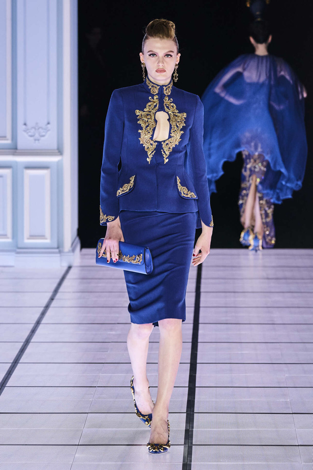 عرض أزياء مجموعة Moschino لموسم خريف وشتاء 2022 في ميلانو