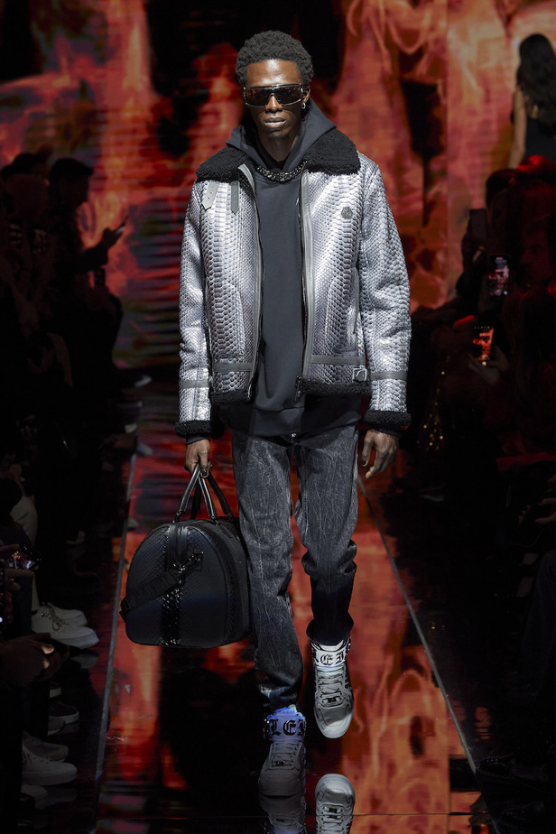 من عرض أزياء Philipp Plein لموسم خريف 2022