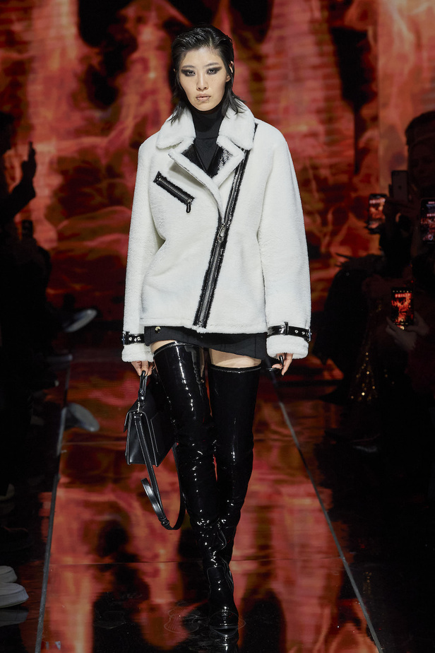 من عرض أزياء Philipp Plein لموسم خريف 2022