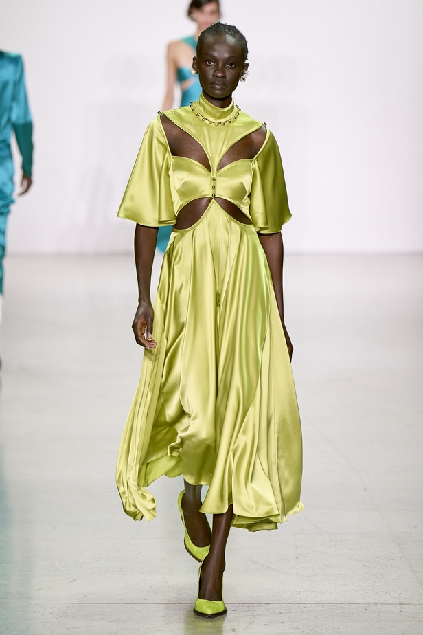 مجموعة أزياء Prabal Gurung لخريف وشتاء 2022