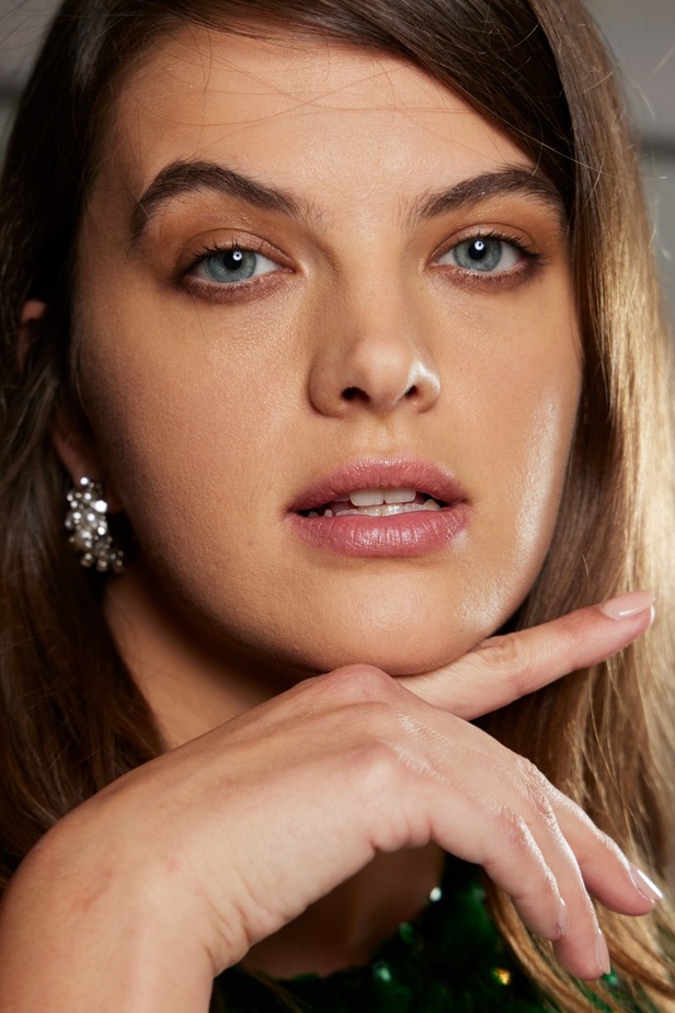 اطلالات جمالية من مجموعة أزياء Prabal Gurung لخريف وشتاء 2022