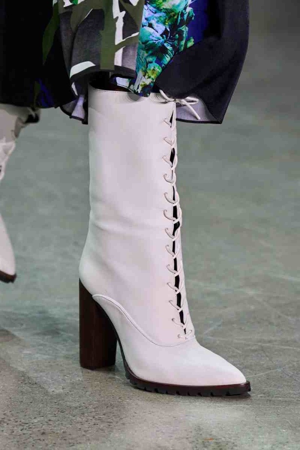 مجموعة أزياء Prabal Gurung لخريف وشتاء 2022