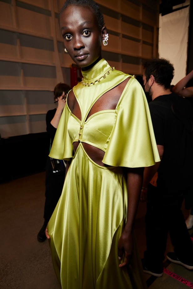 مجموعة أزياء Prabal Gurung لخريف وشتاء 2022