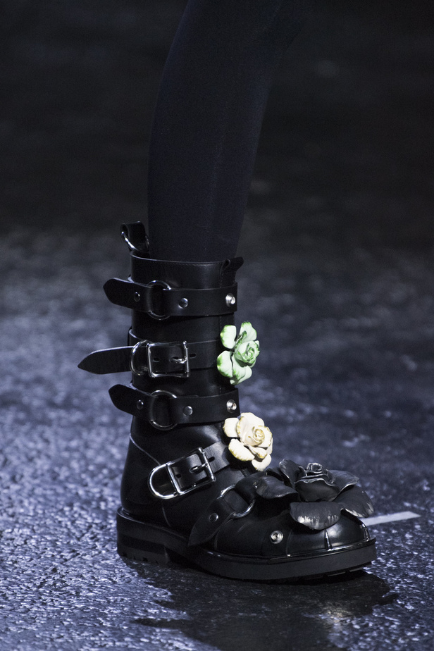 الجرأة والنقشات المتنوعة برزت في عرض روبيرتو كافالي لخريف وشتاء 2022