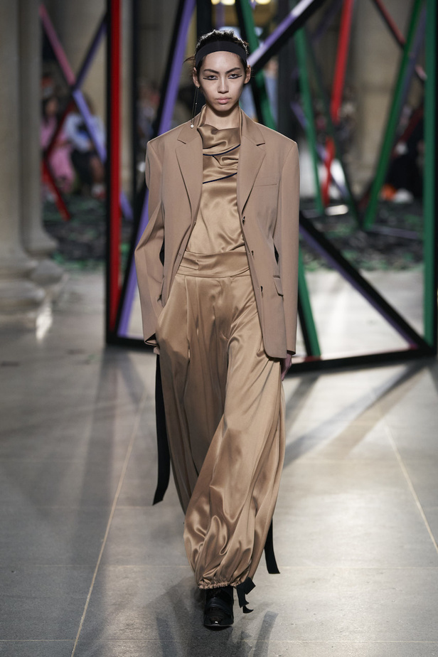 عرض أزياء روسكاندا لموسم خريف 2022